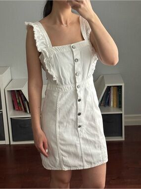 cupcakes & cashmere White Ruffle-Trim Denim Button Mini Dress